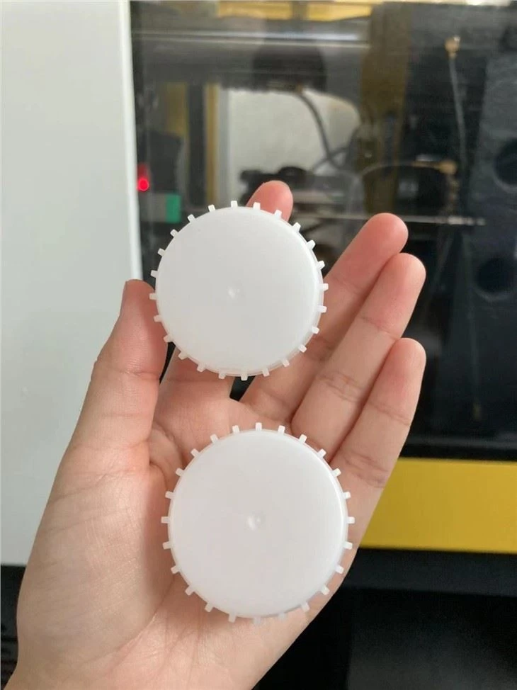 Pet Bottles Caps Injection Molding Moulding Machine